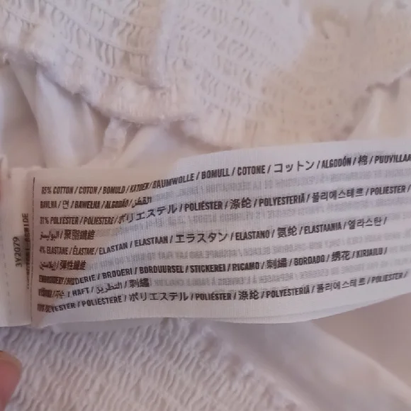 Hollister White Blouse with Pink Floral Embroidery - Picture 6 of 10